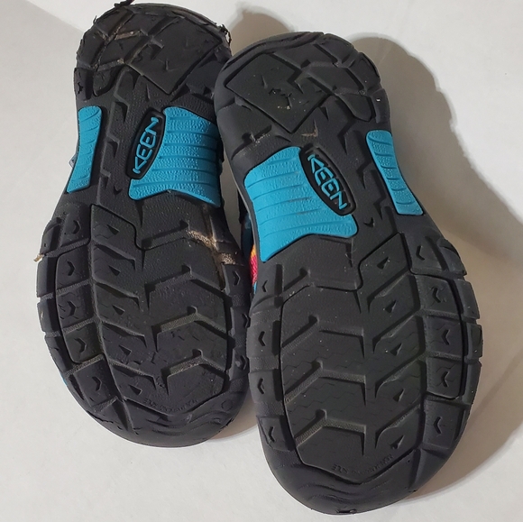 Keen multicolored sandals children size 1. - Picture 6 of 15